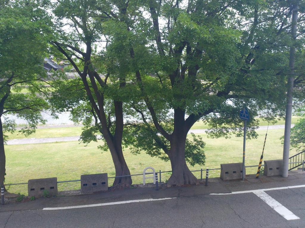 Petit Hotel Ivy Kanazawa Buitenkant foto